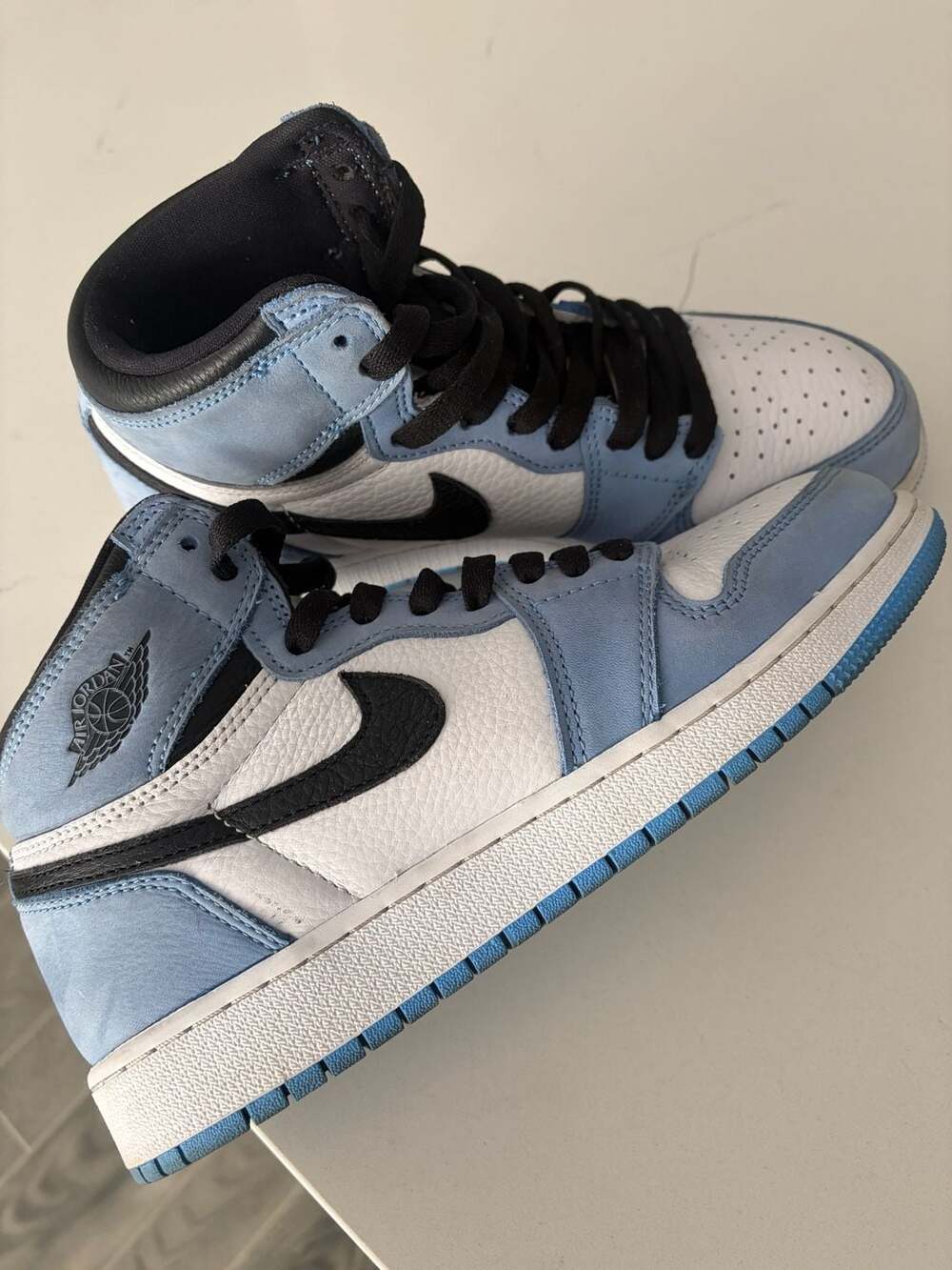 Air Jordan 1 Retro High OG University Blue